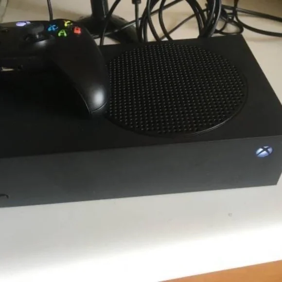Microsoft Xbox series s - Picture 1 of 7